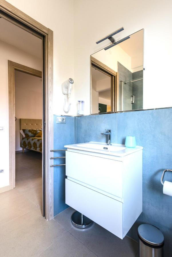Hostly - Cisanello - Light And Colors Apartamento